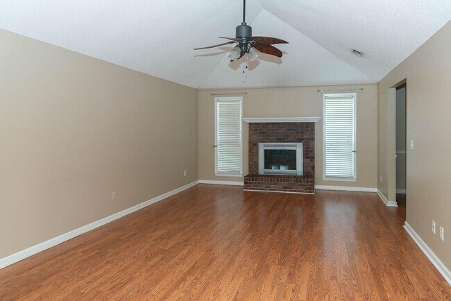 Building Photo - 915 Aloma Faye Ln