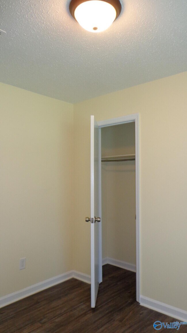 Foto del edificio - 3910 W Oak Way SW
