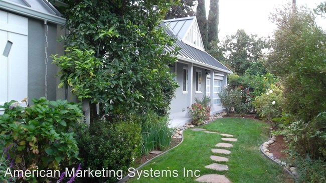Building Photo - 200 Selby Ln