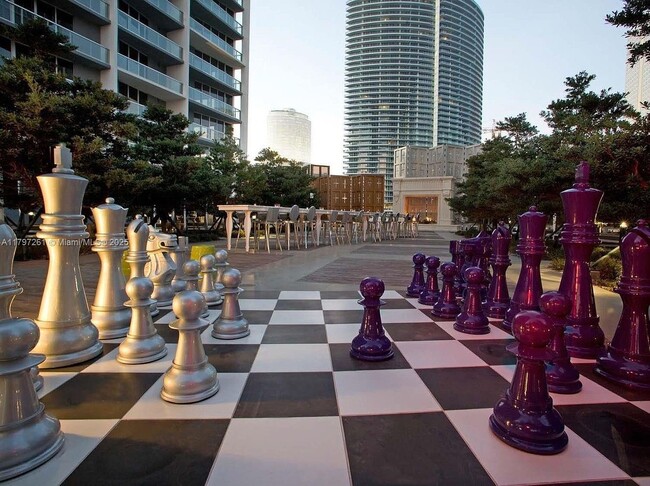 Building Photo - 495 Brickell Ave