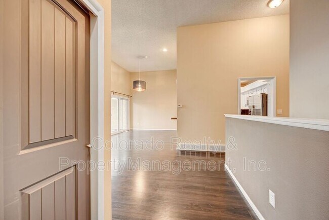 Foto del edificio - 6983 E Girard Ave