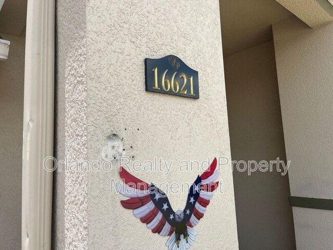 Building Photo - 16621 Cedar Crest Dr