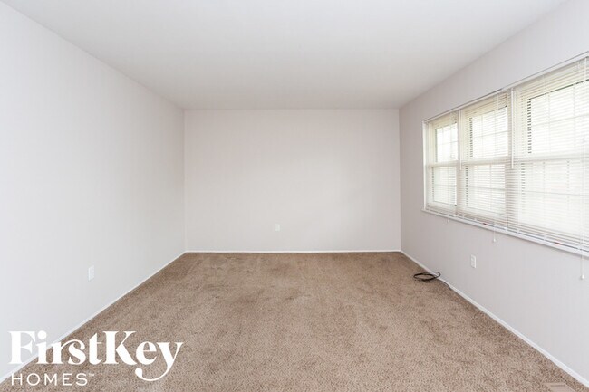 Foto del edificio - 1320 Arlington Dr