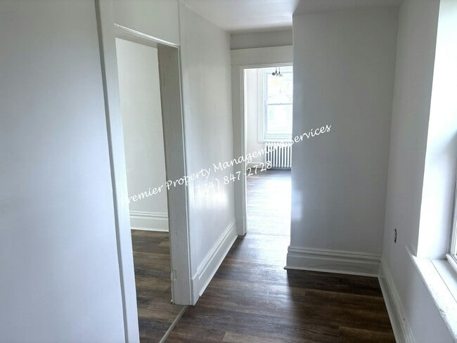 Building Photo - 1129 Chartiers Ave