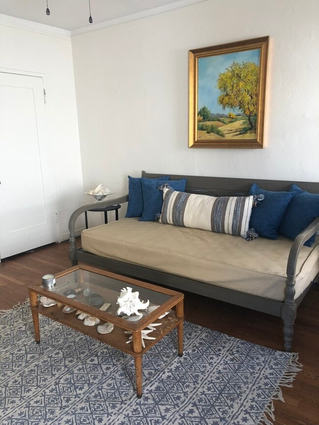 Foto del edificio - 2180 Foster Ave