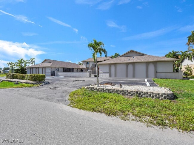 Building Photo - 610 SW 47th Terrace
