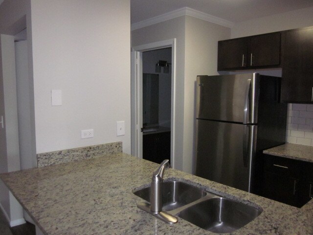 Building Photo - 20 Naper Blvd
