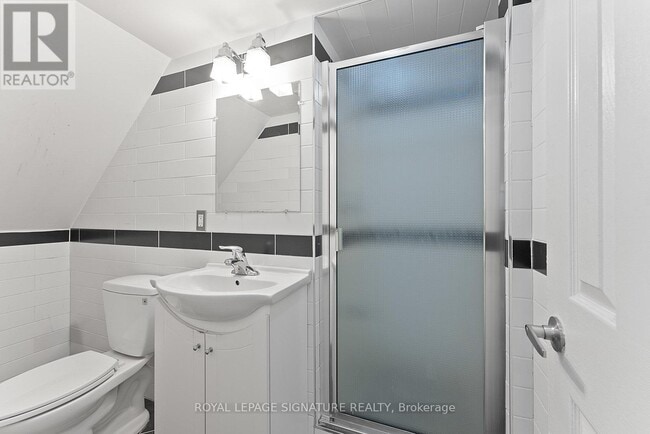 Photo du bâtiment - 233 Greenwood Ave