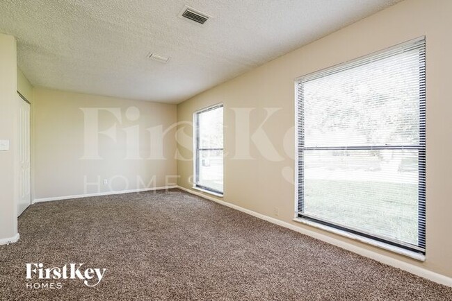 Building Photo - 1032 Ridgeway Dr