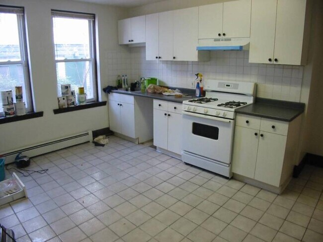 Building Photo - 3.0 bedroom in Cambridge Massachusetts 02139