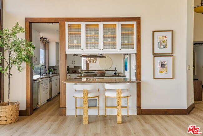 Foto del edificio - 620 Resolano Dr