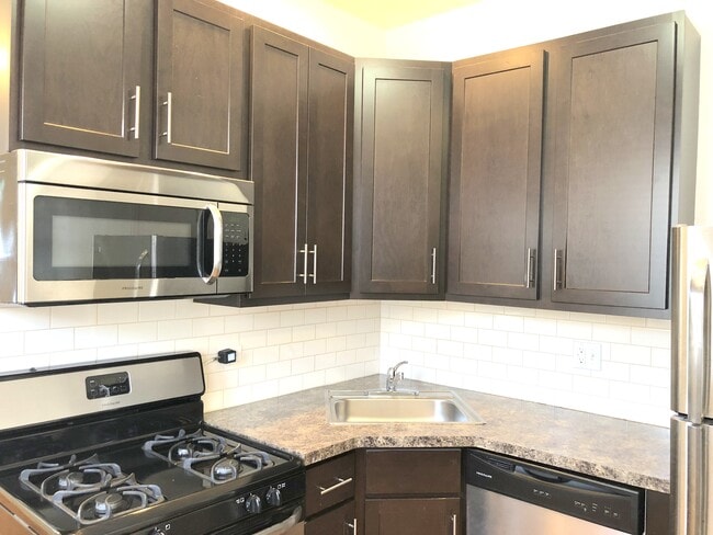 4452 N Sheridan Road - 4450 Sheridan Park Apartments