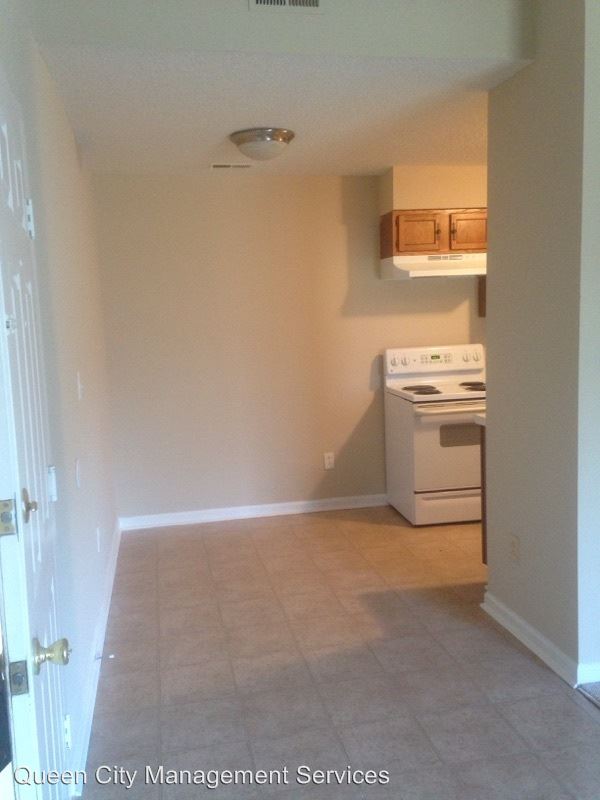 Building Photo - 9629 Vinca Cir