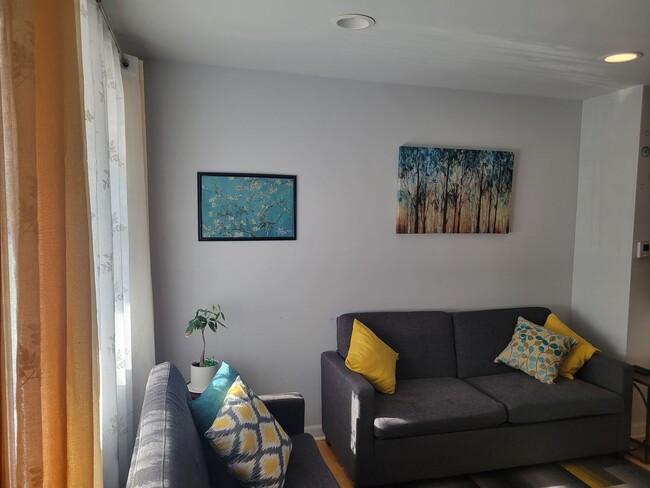Foto del edificio - Beautiful 2 BR/2 BA EOG Townhome in Marsha...
