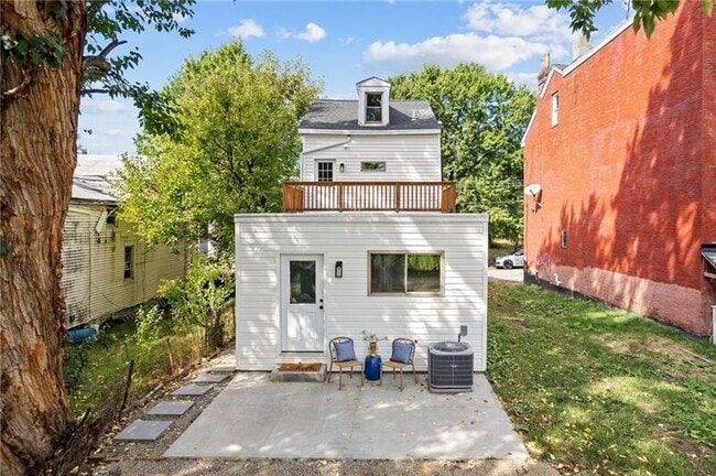 Photo - Fully renovated gem close to everything Pittsburgh offers! House