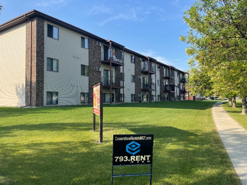 1121 14th Ave E Unit 21, West Fargo, ND 58078 Room for Rent in West