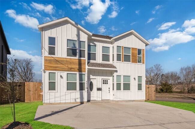 Foto del edificio - 7710 Independence St