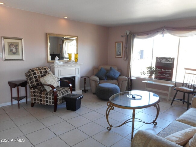 Foto del edificio - 6805 E 2nd St