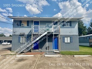 Building Photo - 1005 Spooner St