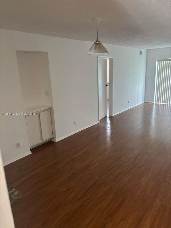 Foto del edificio - 2837 N Course Dr