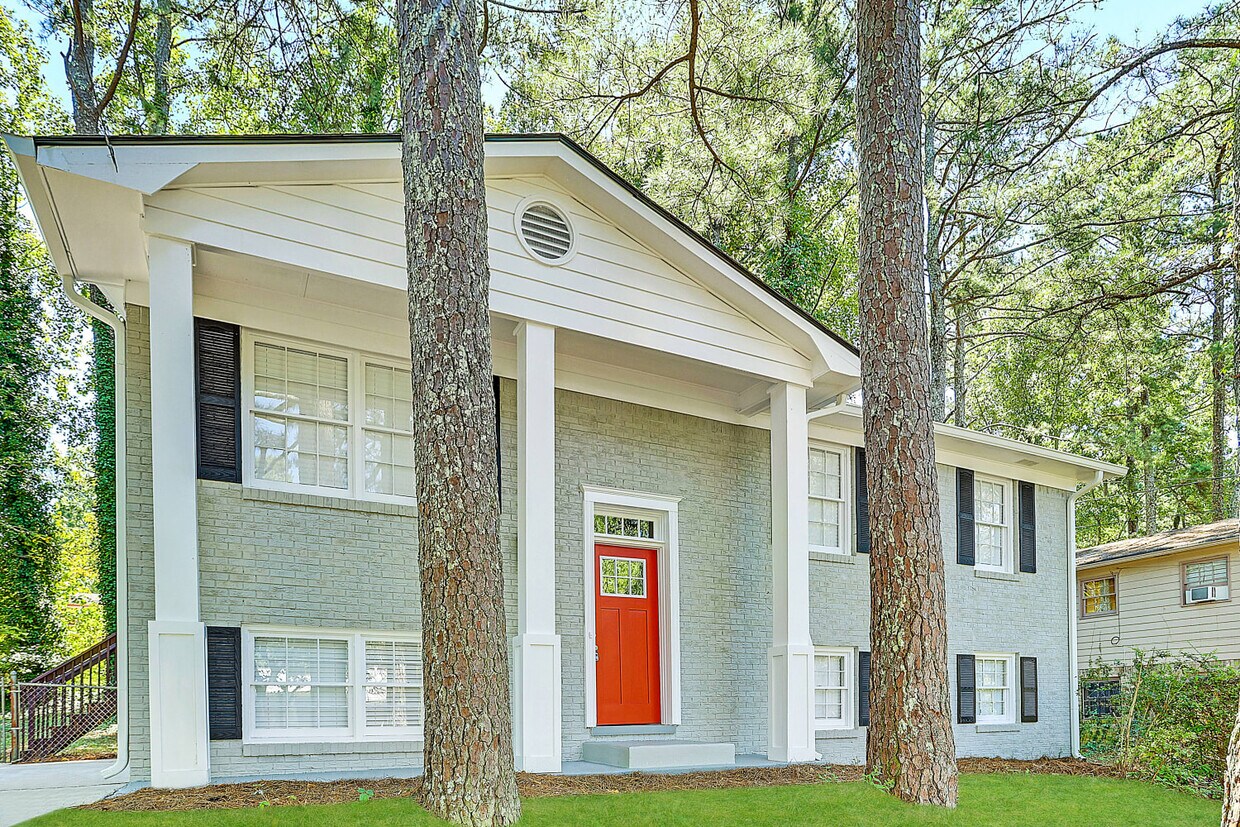 Primary Photo - 2922 Carriage Ln