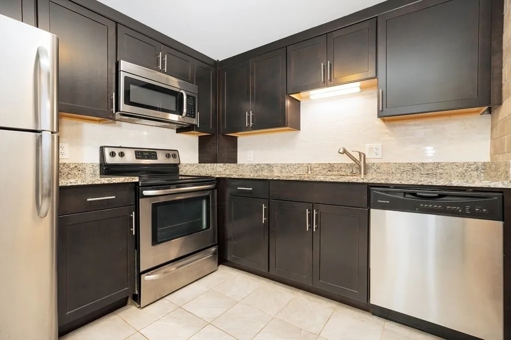 Foto principal - 185 Quincy Shore Dr