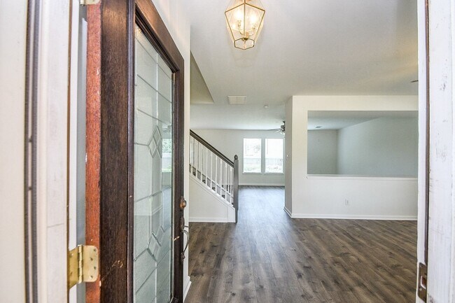 Building Photo - 21610 Woodoak Ct