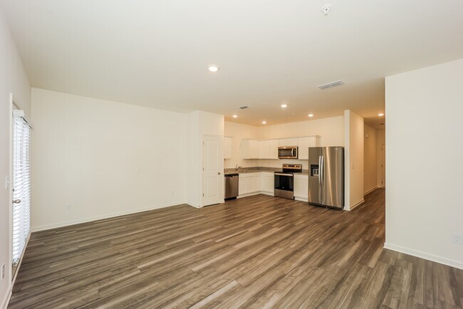 Building Photo - Fantastic 3bd/2ba home! Let yourself in!