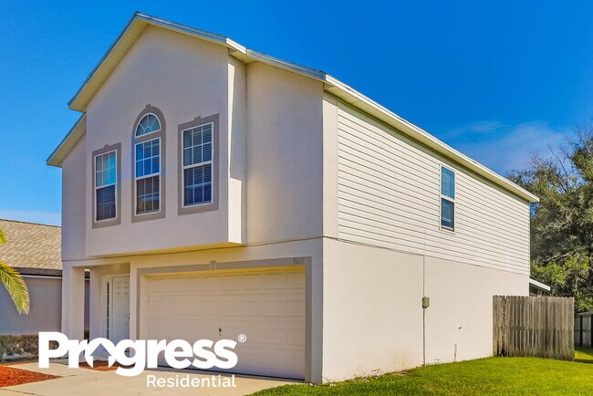 Building Photo - 5633 English Oak Dr S