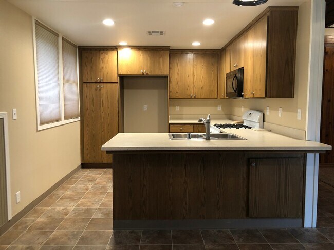 Foto del edificio - 1980 Sultana Dr