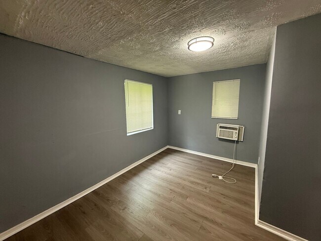 Foto del edificio - 215 Smith St NE