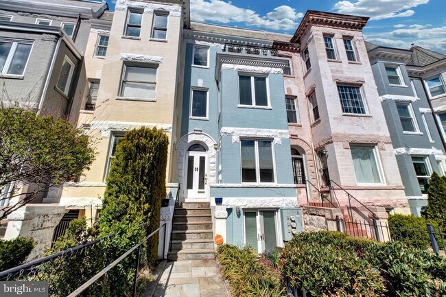 Foto del edificio - 1203 Girard St NW