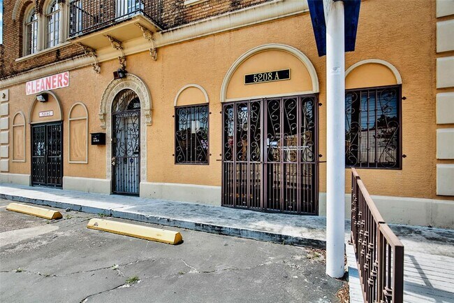 Foto del edificio - 5208 Harrisburg Blvd