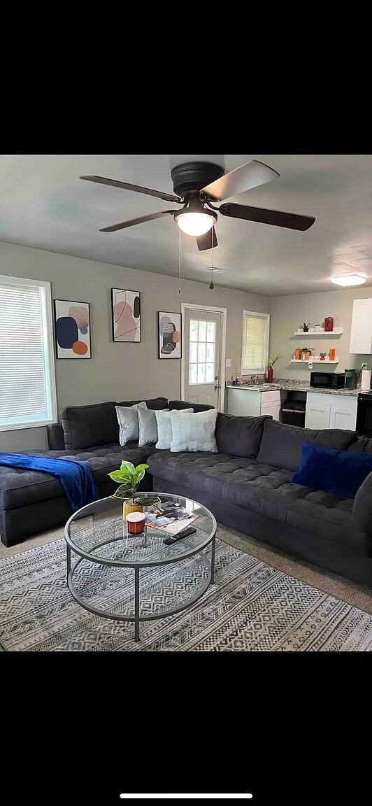 Foto del edificio - Room in Duplex on W Horah St