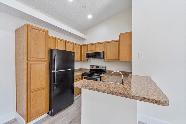 Foto del edificio - 931 Lyons Rd