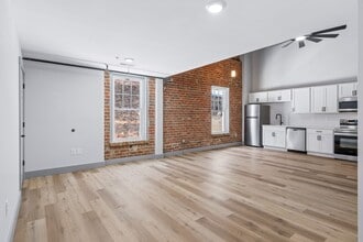 Building Photo - 213 E Main St
