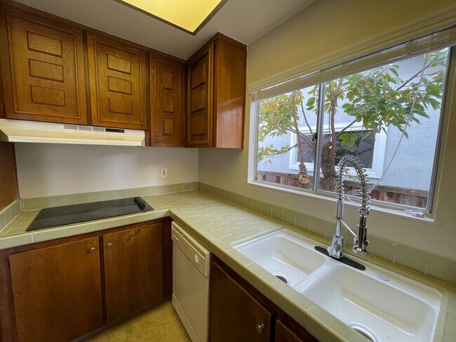 Foto del edificio - 4bd/2ba - Blossom Valley Home - Coming Soon!