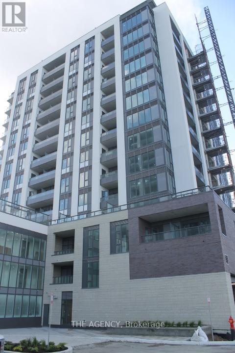 Building Photo - 715 Davis Dr