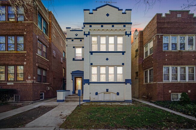 Building Photo - 6441 N Seeley Ave