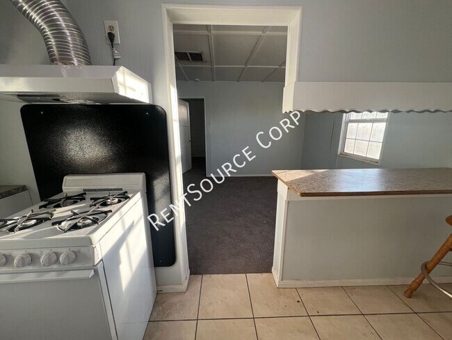 Foto del edificio - 1040-1042 Flora St