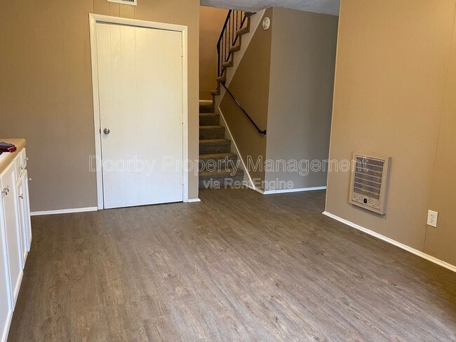 Building Photo - 3916 Blanchard St