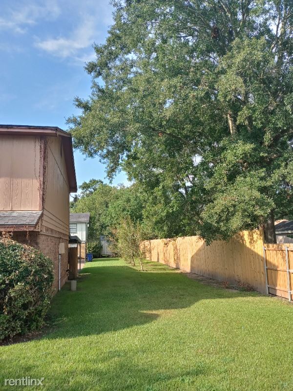 Building Photo - 6040 Bedford Dr