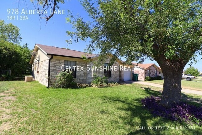 Building Photo - 978 Alberta Ln