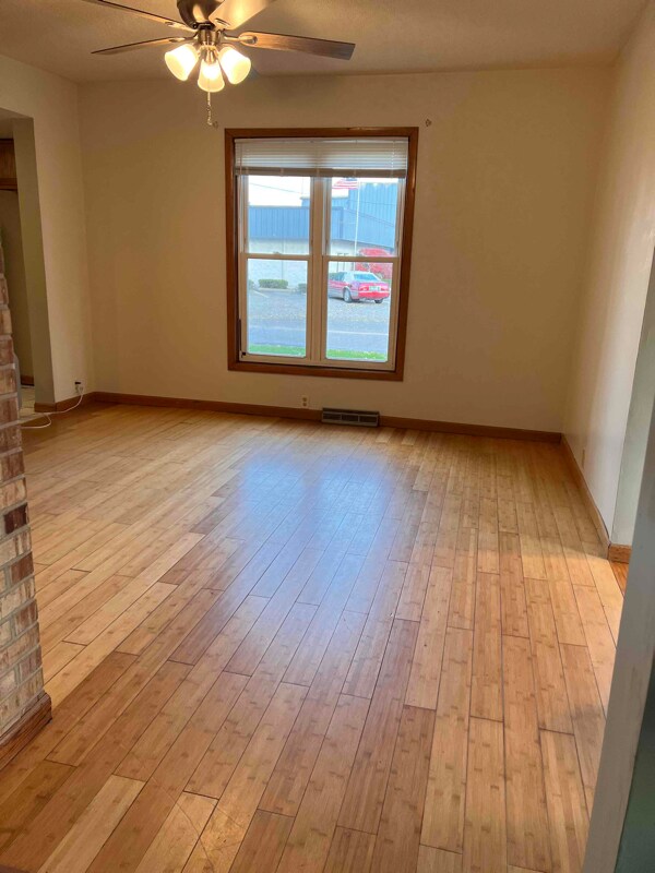 210 E Chicago St, Syracuse, IN 46567 House Rental in Syracuse, IN