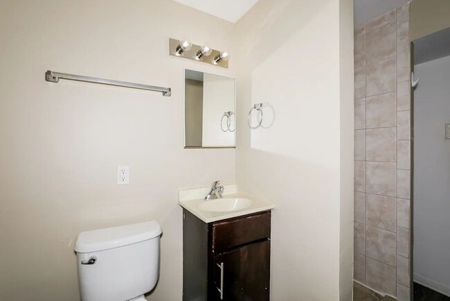 Building Photo - 1385 Alberta Ct