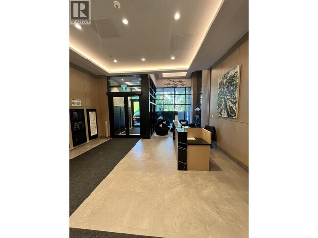 Photo du bâtiment - 5380 Crooked Br Rd