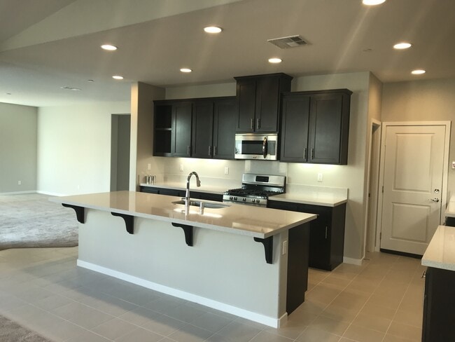 Foto del edificio - Welcome to beautiful home in Rosetta Canyon!