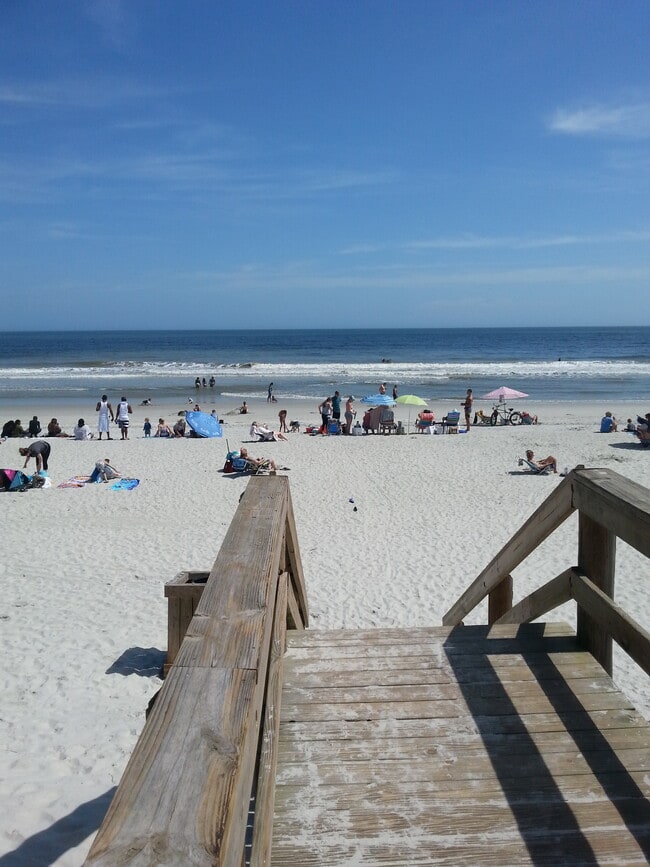 Building Photo - 183 5th Ave S