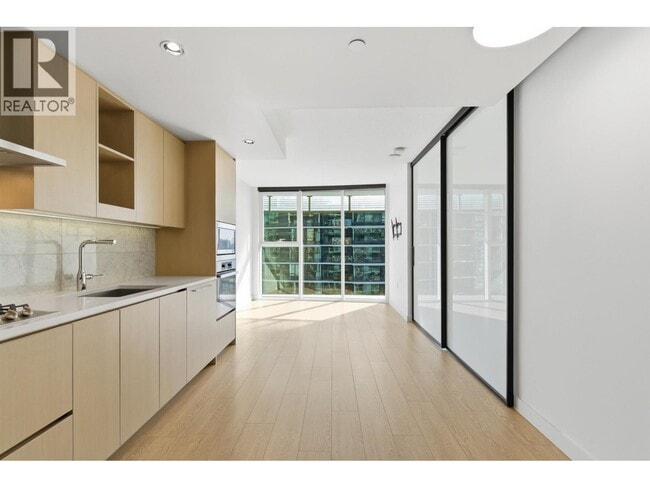 Building Photo - 87 Nelson St.