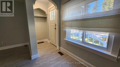 Building Photo - 207 Olive Ave